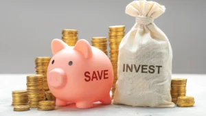 Piggy-bank-and-money-bag-promoting-Good-Money-Habits-like-saving-and-investing