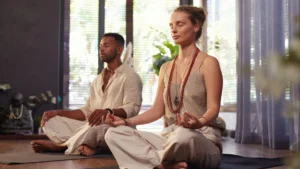 Couple-meditating-as-part-of-spiritual-practices-for-mental-clarity
