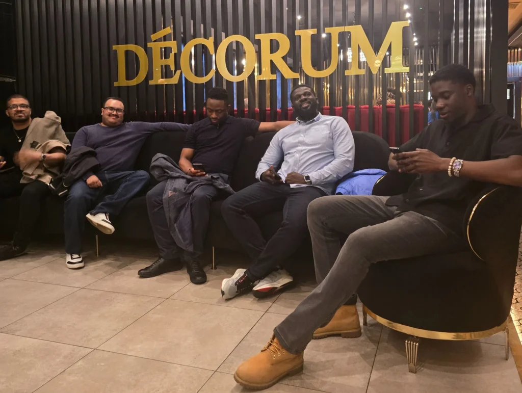 Group-of-people-relaxing-on-couch-discussing-health-and-fitness