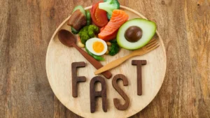 Intermittent-Fasting-healthy-meal-with-protein-and-vegetables